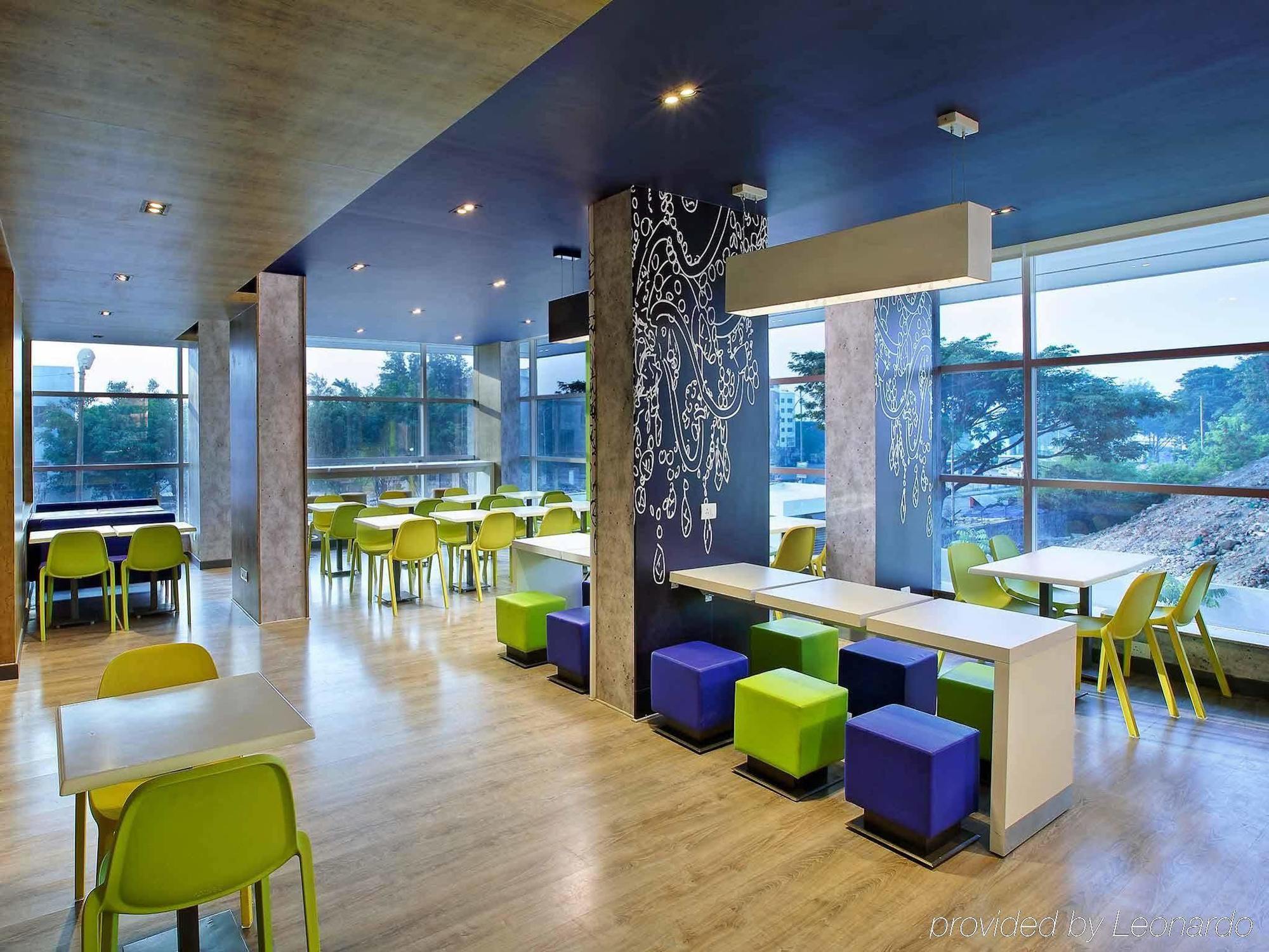 Holiday Inn Express Pune Pimpri By Ihg Екстериор снимка