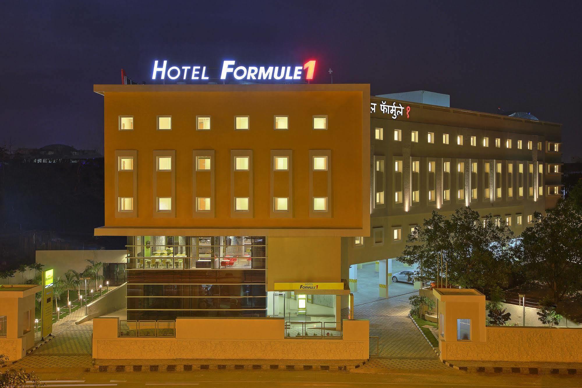 Holiday Inn Express Pune Pimpri By Ihg Екстериор снимка